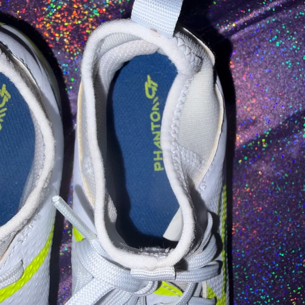Nike Phantom Cleats (Kids)
